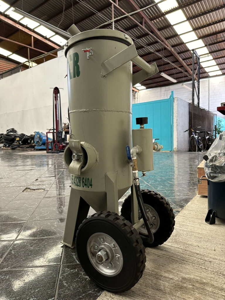 SANDBLASTER-SB70kg-13